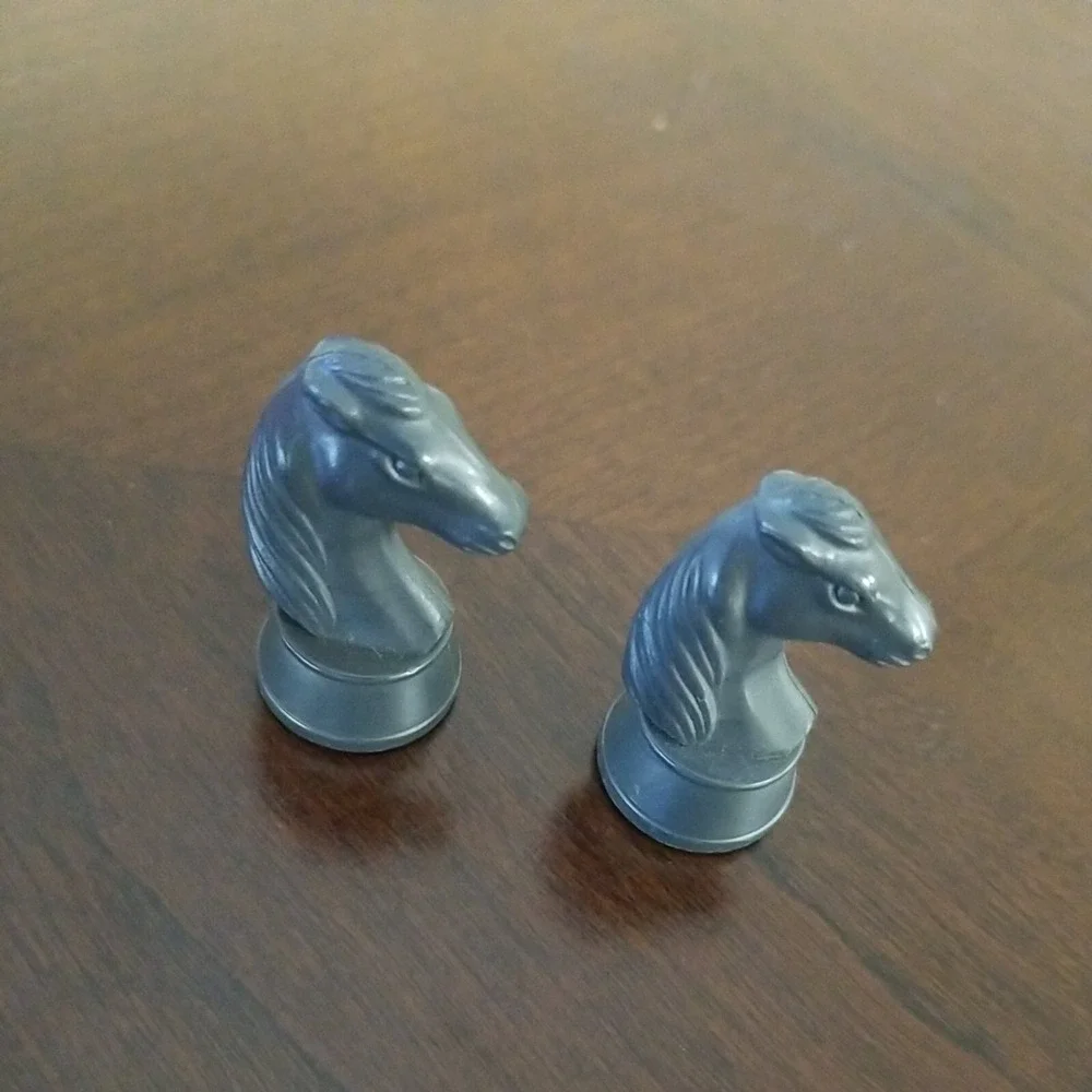 Radio Shack Chess Champion 2150L Replacement‎ Parts Dark Set Of 2 Knights